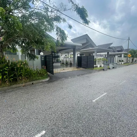 Dhuha Homestay Kampong Kerubong Exterior photo